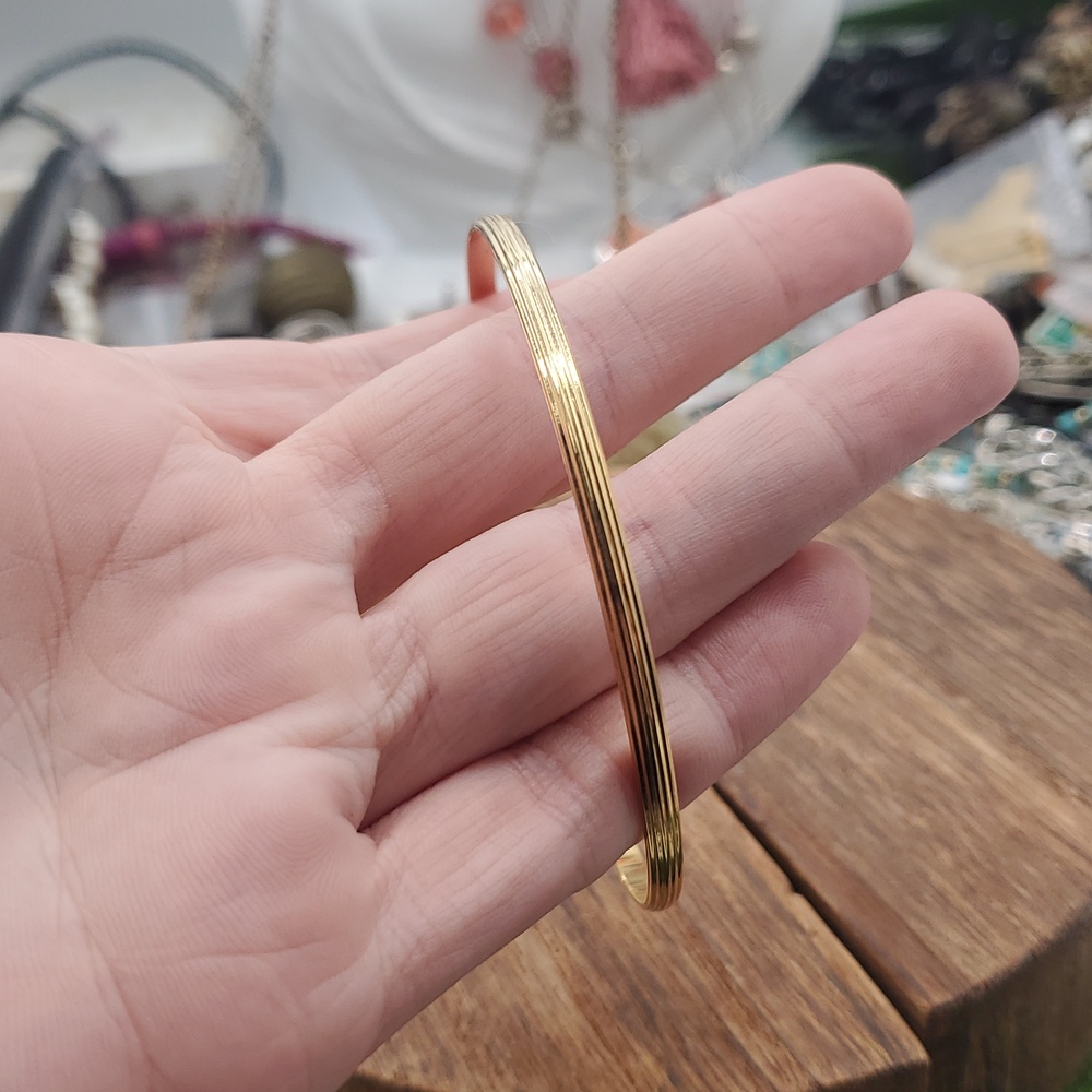 Classic Thin Gold Tone Bangle Bracelet B3436 - Picture 2 of 3